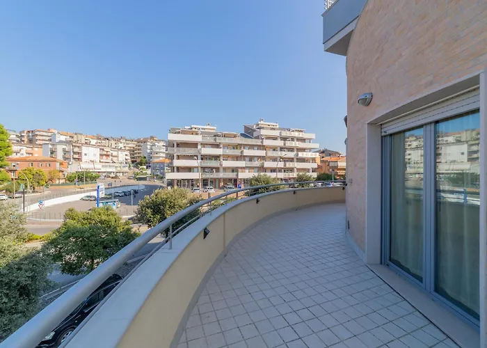 Minicasa Con Ampia Terrazza