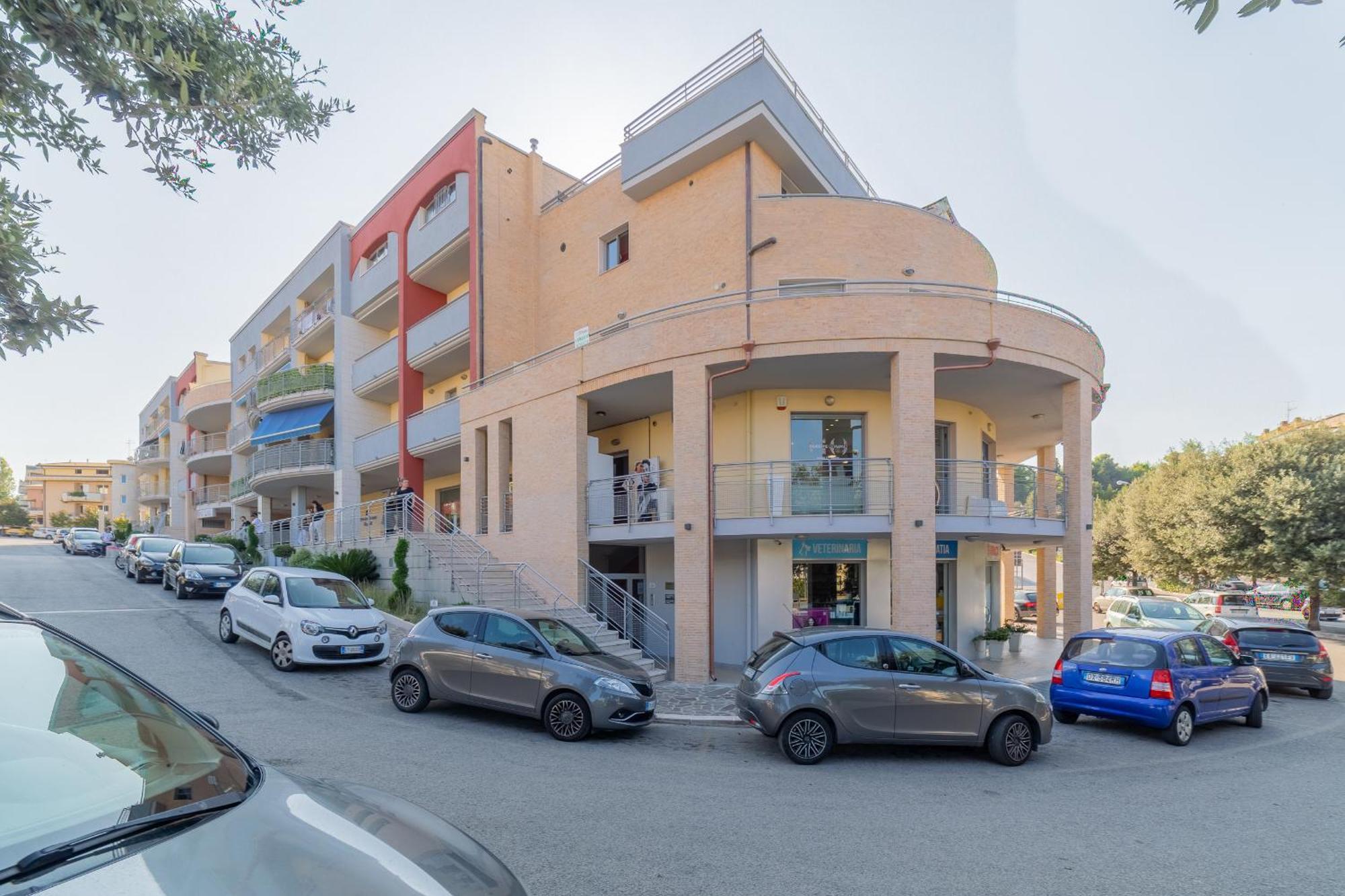 Minicasa Con Ampia Terrazza * Vasto