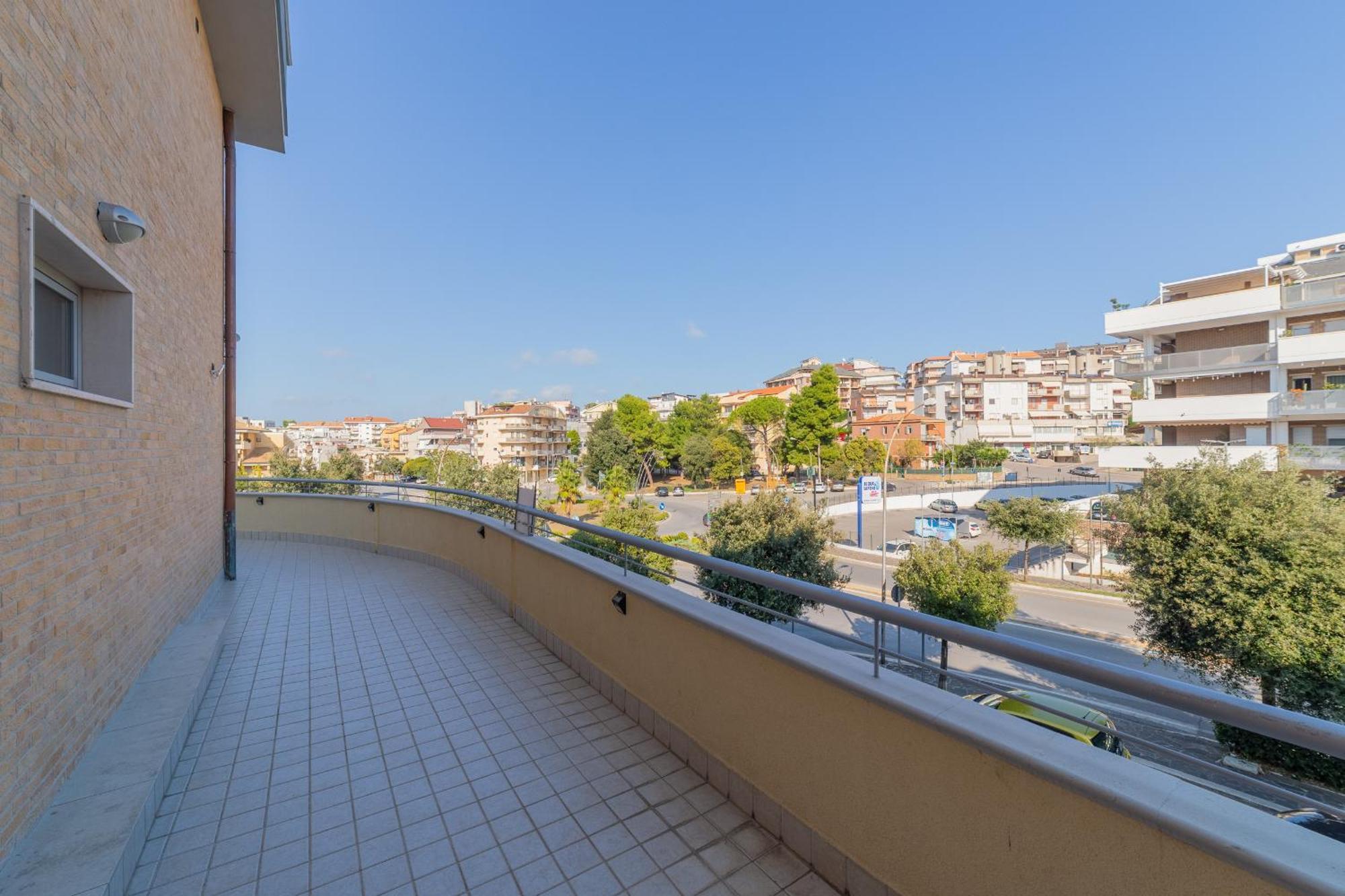 Minicasa Con Ampia Terrazza